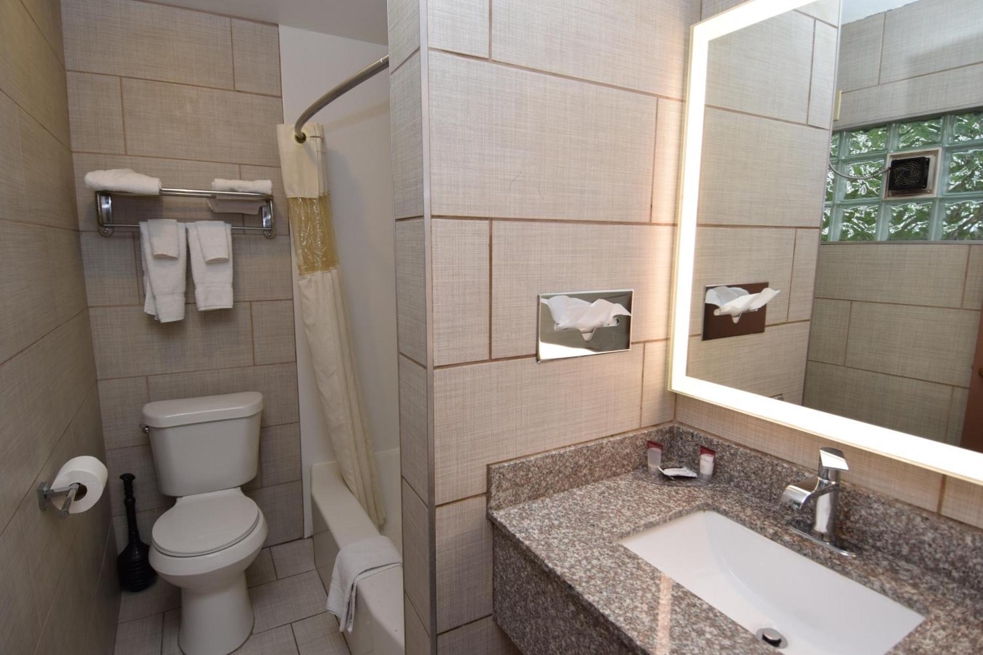University Manor Inn Буффало Экстерьер фото